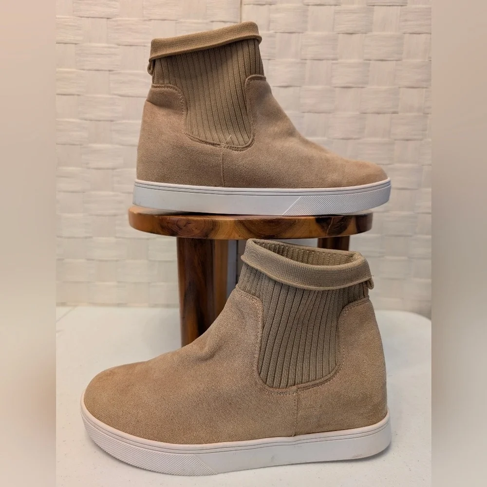Boutique by Corkys Tan Faux Suede Ribbed Knit High Top Sneaker Boots Booties